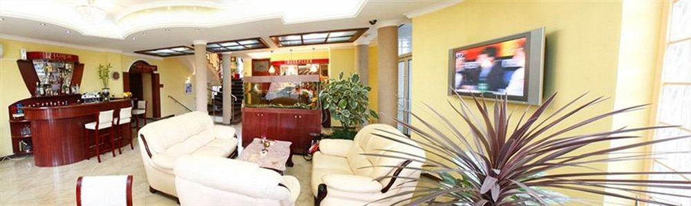 Hotel Luxor Suto Orizari Esterno foto